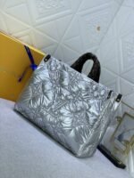 Louis Vuitton Onthego GM Silver 33Cm M21053 - Image 3