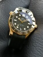 Omega Seamaster Diver 300 Dark Green 42Mm 21062422010001 - Image 3