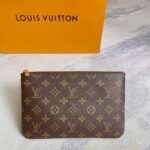 Louis Vuitton Key Pouch M Monogram Brown 24Cm M13560 - Image 2