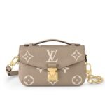 Louis Vuitton Pochette Métis East West Bag Gray Cream 21Cm M23081