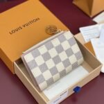 Iconic Set: Louis Vuitton Montsouris Pm And Lisa Wallet - Image 7