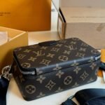 Louis Vuitton Alpha Wearable Wallet Brown 18Cm M81260 - Image 4