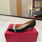 Valentino Bepointy Pump In Patent Leather Black 6W2S0Lq0Dal 790 - Image 4