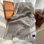 Louis Vuitton Reykjavik Scarf Grey 180Cm M78909 - Image 2