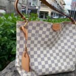 Gift Set: Louis Vuitton Graceful Pm Damier Azur And Sarah Wallet Damier Azur - Image 2