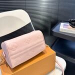 Gift Set: Louis Vuitton Speedy Bandoulière 20 Monogram Pink 20Cm M47136 With Colour Blossom Bb Star Pendant Pink Gold Pink Mother Of Pearl And Diamond Q93612 - Image 3