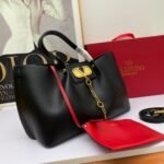 Valentino Garavani Large Vlogo Escape Shopper Tote Black 41Cm - Image 3