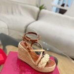 Valentino Garavani Woven Raffia Wedge Espadrilles Beige - Image 3