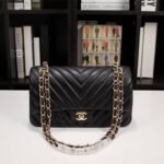 Chanel Medium Classic Flap Bag Chevron Black 25Cm - Image 2