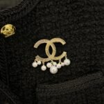 Chanel Cc Brooch Gold With Pearls - Image 3