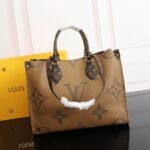 Louis Vuitton Rare Monogram Giant Onthego GM Tote Brown 34Cm - Image 2