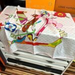 Louis Vuitton X Murakami Monogram Superflat Shawl M96080 - Image 4
