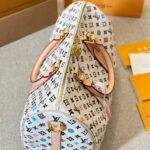 Louis Vuitton Keepall Bandoulière Vanilla 40Cm M25233 - Image 3