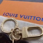 Louis Vuitton Monogram Fall In Love Heart Key Holder Bag Charm Brown M00462 - Image 5