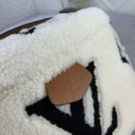 Louis Vuitton Bumbag Monogram Teddy Fleece White 37Cm M23715 - Image 6