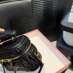 Miumiu Matelassé Nappa Shoulder Bag Black 19Cm 5Bh226 N88 F0002 V Ooo - Image 4