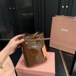 Miumiu Naplak Patent Pouch Palisander 15Cm 5Nf460 Adnt F0Bw5 - Image 3