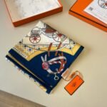 Hermes Les Voitures Nouvelles Scarf Marine 90Cm H984108S 08 - Image 4
