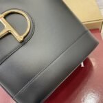 Summer Set: Gucci 73 Small Bucket Bag Black And Thong Sandal With Horsebit Black - Image 6