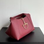 Iconic Set: Gucci Softbit Medium Top Handle Bag And Women’s Slide Sandal With Horsebit - Image 3
