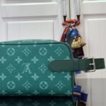 Louis Vuitton Rocker Dopp Kit Green 22Cm - Image 4