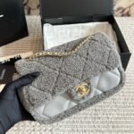 Chanel Flap Bag Teddy Shearling And Gold Tone Metal Grey 25Cm - Image 2