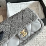 Chanel Flap Bag Teddy Shearling And Gold Tone Metal Grey 25Cm - Image 3