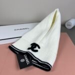 Chanel Cashmere Balaclava Light Beige And Black Aab251 B21459 U2713 - Image 5