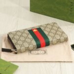Gucci Gg Supreme Round Zipper 21Cm 90248668 - Image 3