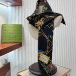 Gucci Print Silk Twill Carré Animal And Floral Black 90Cm 777353 3G001 1000 - Image 5