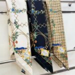 Gucci Print Silk Twill Carré Animal And Floral Black 90Cm 777353 3G001 1000 - Image 7