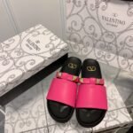 Valentino Rockstud Pink Slide Sandals - Image 3