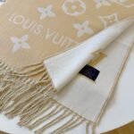 Louis Vuitton Lv Essential Scarf Beige M77728 - Image 3