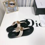 Gucci Thong Sandals With Double G White Leather ‎497444 A3N00 9022 - Image 4