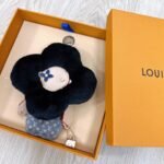 Louis Vuitton Vivienne Fashionista Bag Charm Lady - Image 7