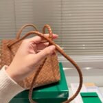 Bottega Veneta Small Andiamo Bag In Cognac 25Cm - Image 7