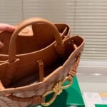 Bottega Veneta Small Andiamo Bag In Cognac 25Cm - Image 3