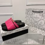 Valentino Rockstud Pink Slide Sandals - Image 4