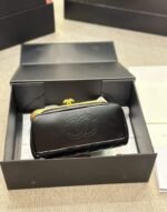 Chanel Kiss Lock Evening Black Leather Quilted 19Cm - Image 4