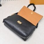 Louis Vuitton Low Key Messenger Black 30Cm M13148 - Image 4