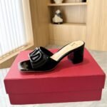 Valentino Vlogo Signature Patent Leather Slide Sandal Black 6W2S0Ha6Tmk 0No - Image 4