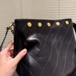 Chanel Large Bucket Bag Black 22Cm - Image 5