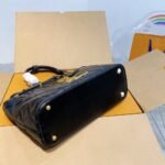 Saint Laurent Calfskin Leather Handbag Black 33Cm - Image 5