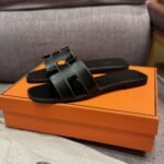 Hermes Oran Sandal Noir H021056Z 01340 - Image 5