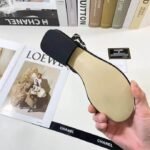 Chanel Shiny Pearl Crystal Cc Heart Thong Sandals Black G39674 X01000 94305 - Image 8