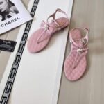 Chanel Pink Quilted Leather With White Camellia Cc Logo Bow Thong Sandals - Image 3