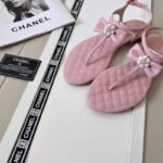 Chanel Pink Quilted Leather With White Camellia Cc Logo Bow Thong Sandals - Image 5