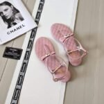 Chanel Pink Quilted Leather With White Camellia Cc Logo Bow Thong Sandals - Image 7