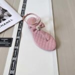 Chanel Pink Quilted Leather With White Camellia Cc Logo Bow Thong Sandals - Image 9