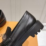 Louis Vuitton District Flat Loafer Black 1Aibyh - Image 8